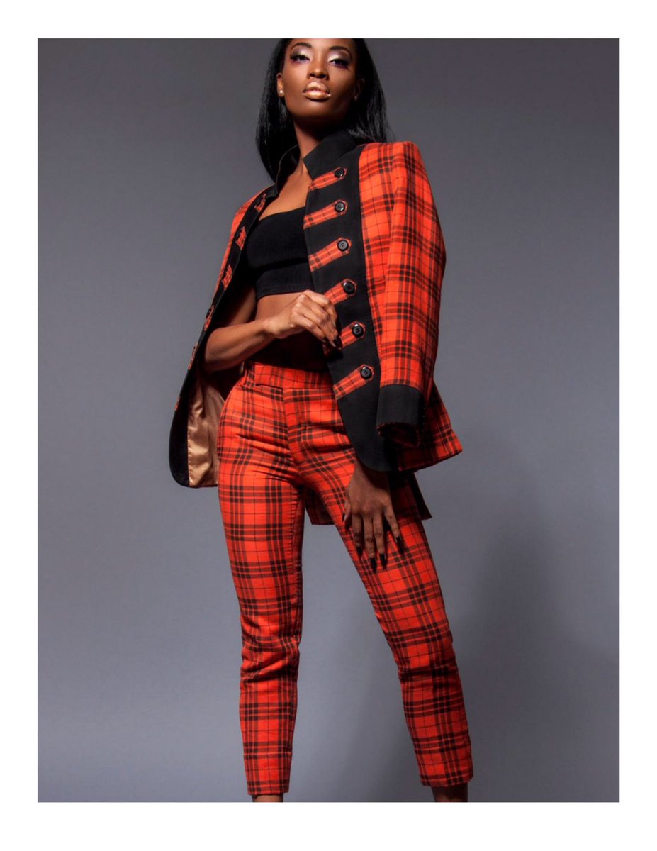 ClavonLeonardNY's tweet image. Fashion is a revolution! #clavonleonard #luxury #afixedfight #solider #takeover #men #ladies #soliders #wardrobe #stylist #designer #blogger