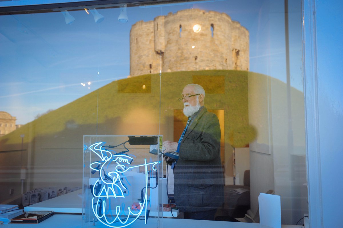 according2mcgee's tweet photo. #tbt: Renaissance Man of the North, Brian Lewis colonised @according2mcgee for 24 hours with non-stop drawings and performances from Shakespeare, as part of our #Interfuse project. Incredible stuff. #newvisuality https://t.co/bzCiCJn6cS