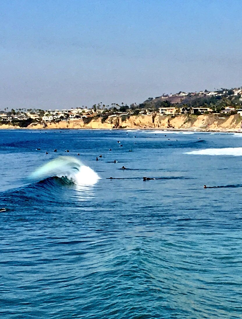 ahatter21's tweet photo. Must be in #fallinsocal when the #rainbow from the #surf looks like #dolphins playing! #socal #getoutside #motivation https://t.co/qysFeLiSOL