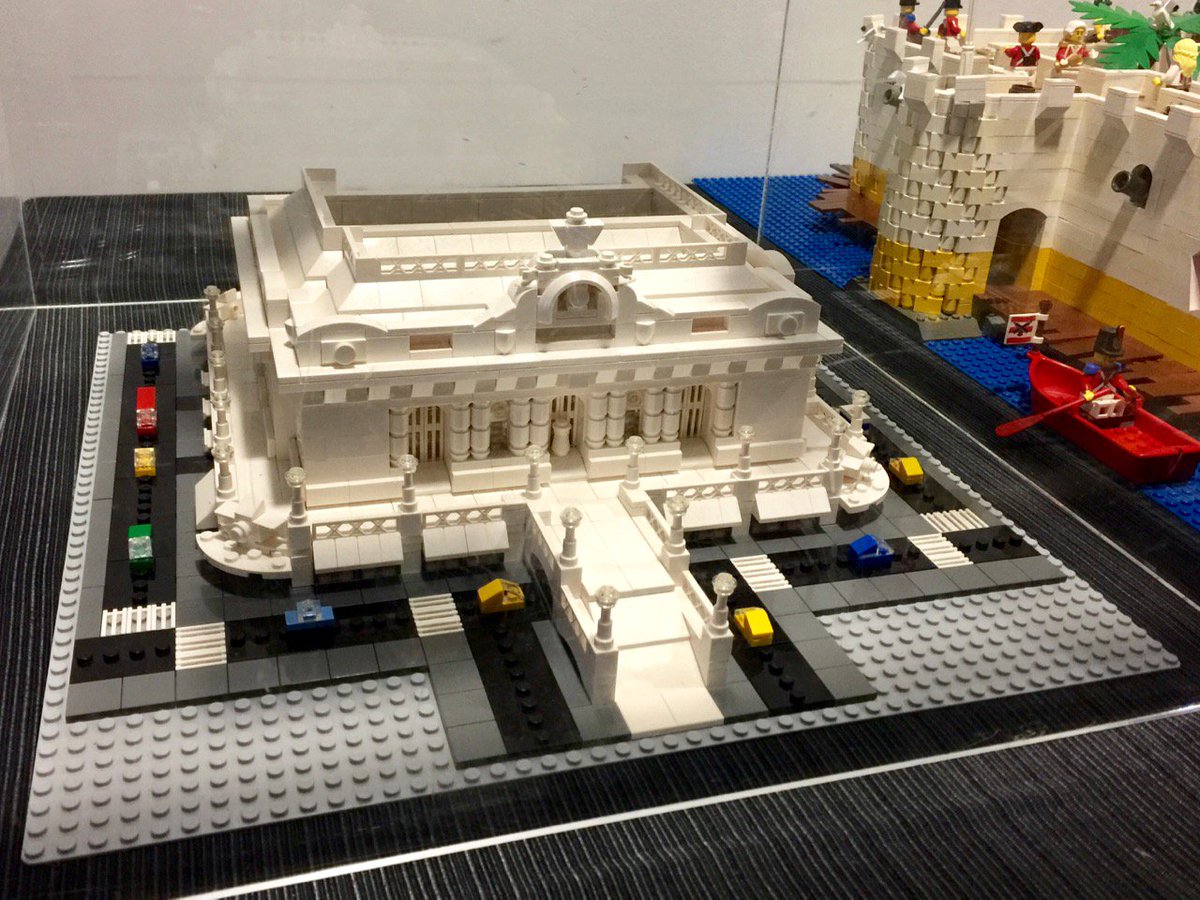 KEOarchitect's tweet photo. #LEGOIdeasInTheWild #LEGO #GrandCentral #NYC @MaritimeAqua back in Feb 2017. Please vote/support: https://t.co/FPl8jb7uRT https://t.co/SRi3uAp4XL