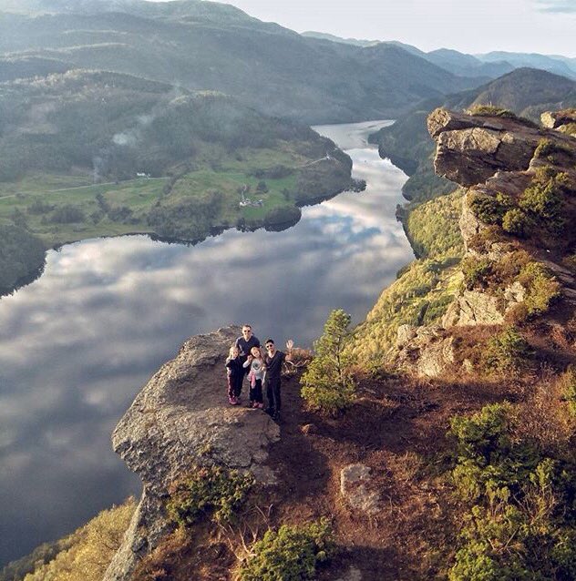 CreativeRiders's tweet image. "1st try of bringing the Dobby out in the wild. And what a spectacular location it is was with the sun setting over Himakånå." By Alesta_bgo