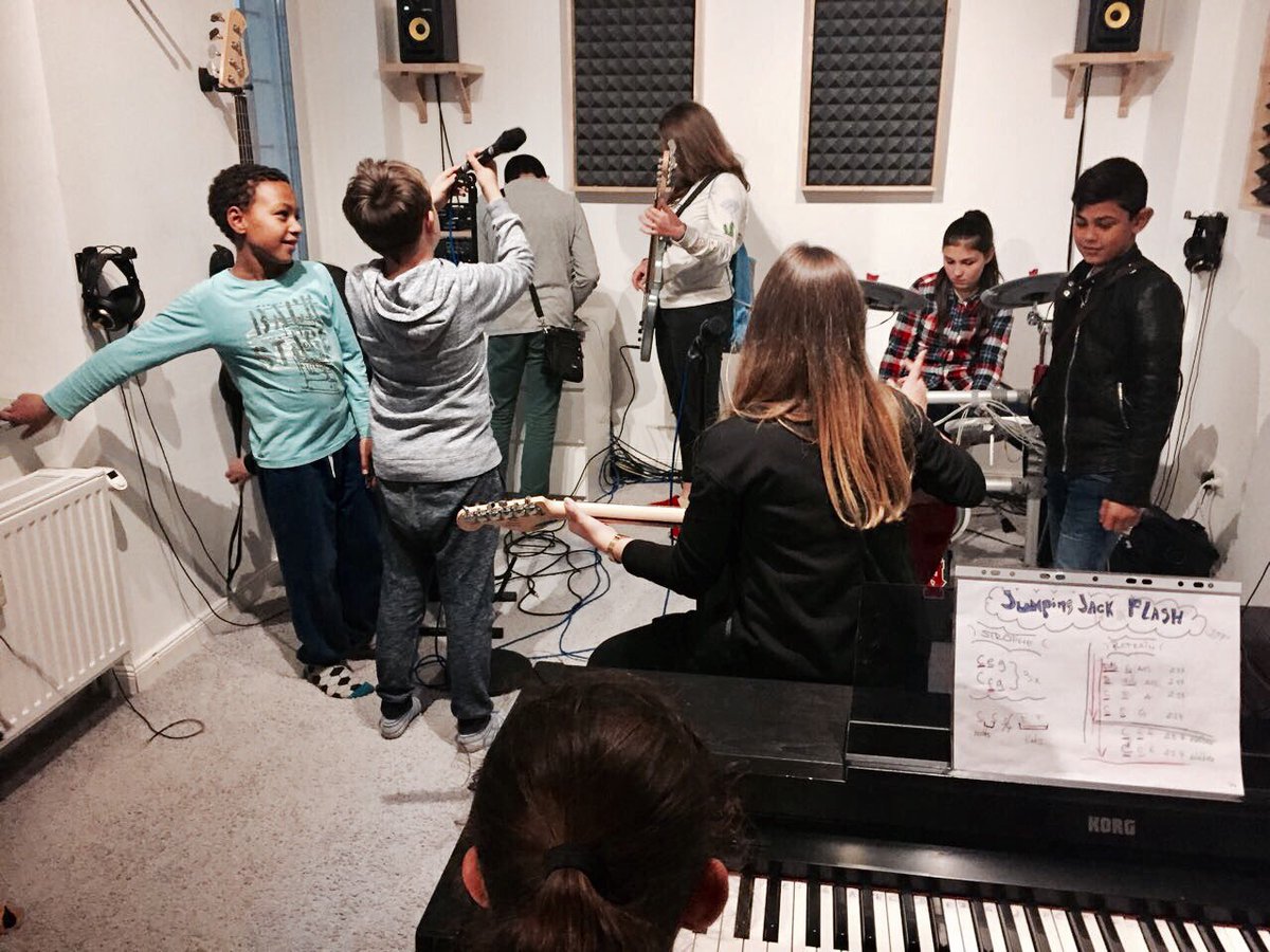 bigbandmethod's tweet photo. Tag 3 unseres Workshops! #musik #integration #bigband https://t.co/0ry4Hq9veY
