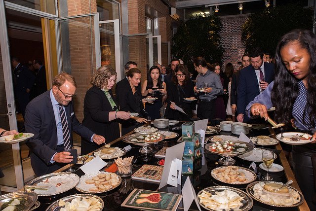 eatspainup's tweet photo. #ThrowbackThursday 2 weeks ago we were celebrating #DiadelaHispanidad at the @SpainInTheUSA. What a great evening that was! #eatspainup https://t.co/qtr8n9N7hJ