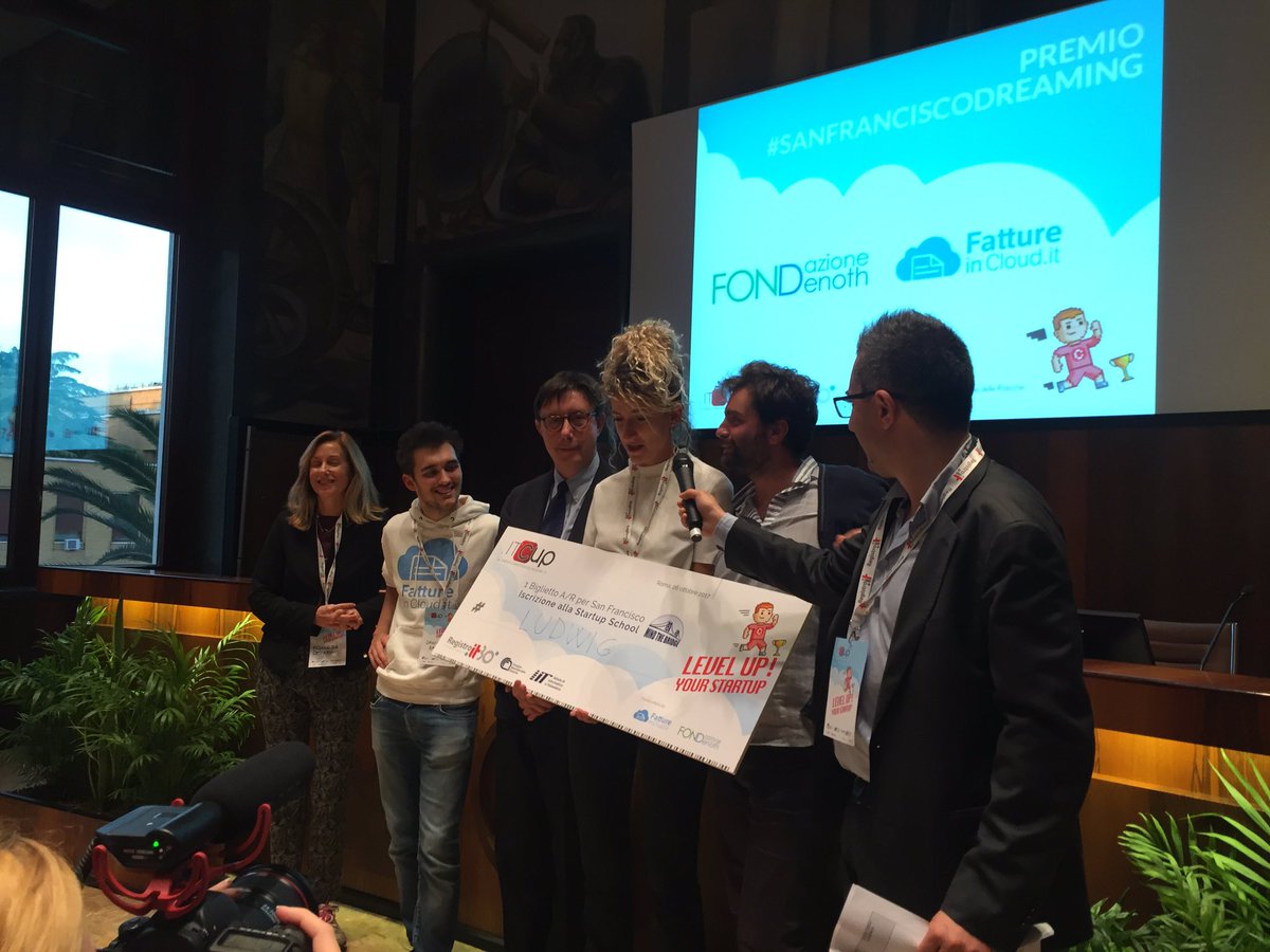 ItCupRegistro's tweet photo. @LudwigGuru vince la #itcup17 e vola in Silicon Valley da @MindTheBridge! #itcupportabene #30it https://t.co/k5hvU5ZJwo