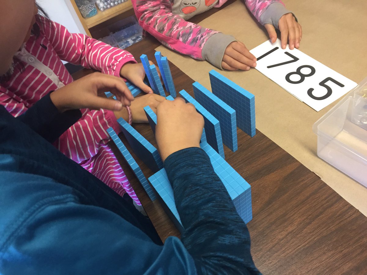 jnovakowski_'s tweet photo. Grades 2&amp;3 investigate how decomposing helps them think about adding and representing numbers in The Studio at @Grauer_Phoenix #sd38learn https://t.co/jbO11eZGPI