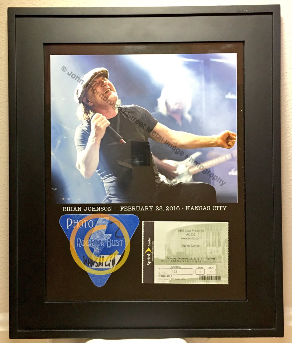 SMIPhotog's tweet photo. One of the last professional photos shot of Brian Johnson @acdc performing live before stepping down from touring. 📷 © John Thornbrugh https://t.co/pnZAGI8Ozv