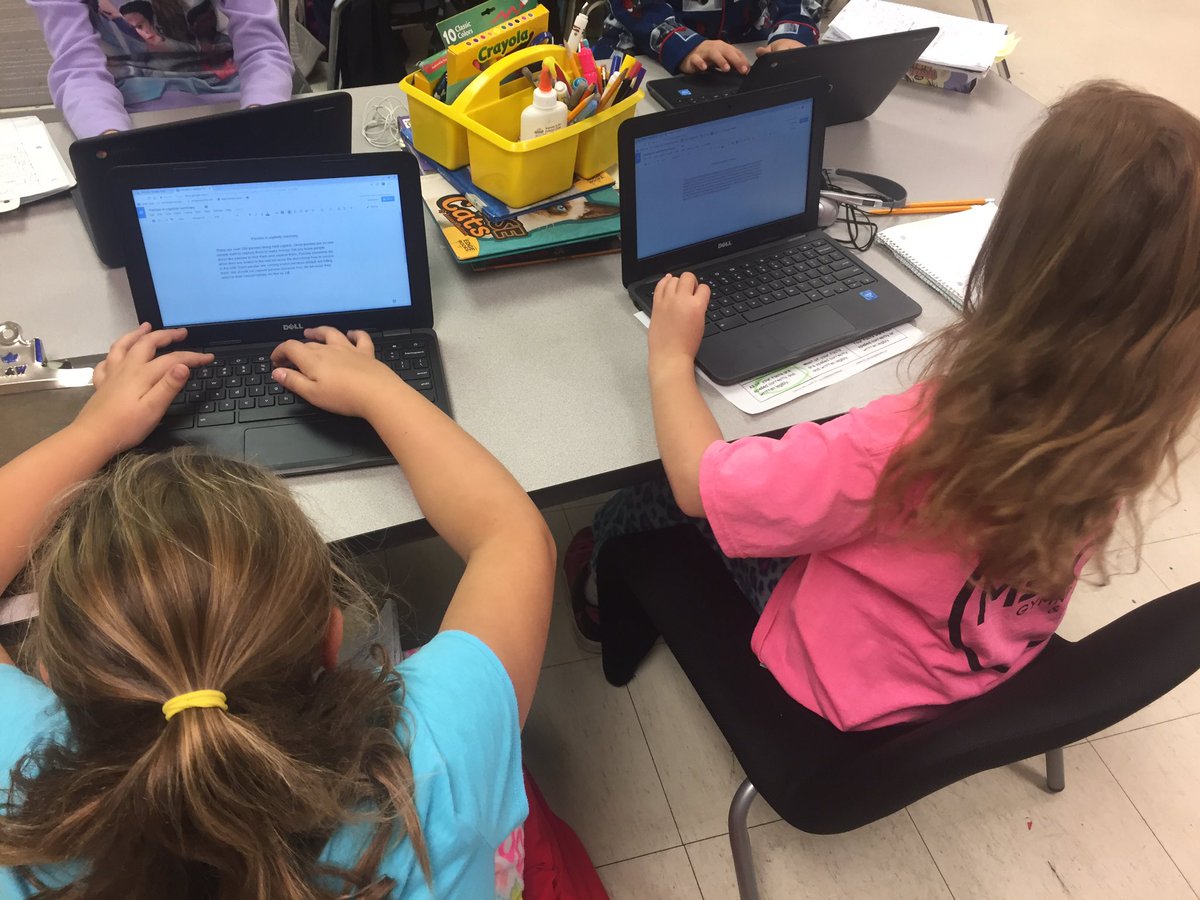 Shewell_In_6th's tweet photo. Room 12 is working hard summarzing their research notes on animals in captivity for our #ProtectDontNeglect #PBL #pkwystrong #sjsdproud https://t.co/aBVJ9ijK4y