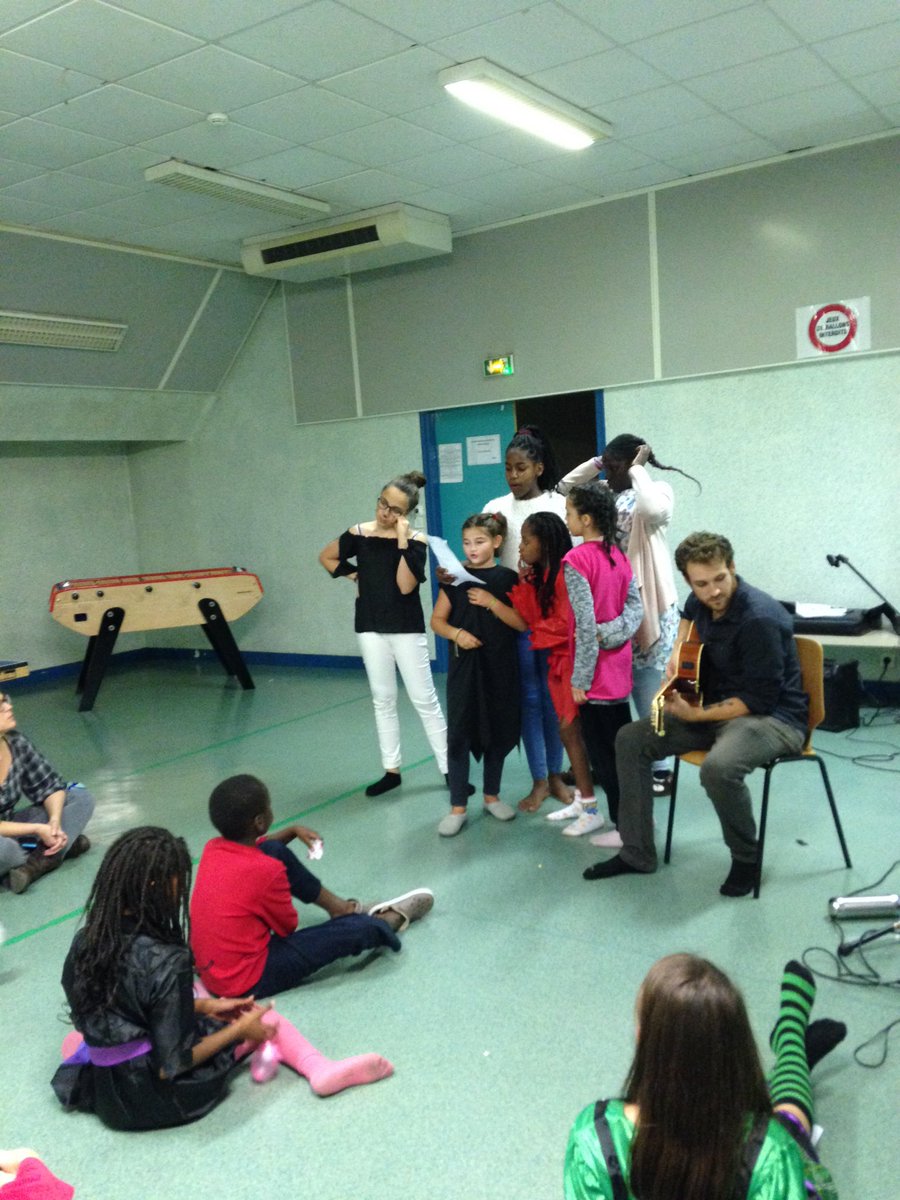 SpesW's tweet photo. Fête musicale @JeunesAidants ils chantent leur vie @gdedurat @AssoSPARADRAP @SylRP @ASTuszynski @appellealex @Canceretenvies @lauralabfr https://t.co/JkNf6SFVHV