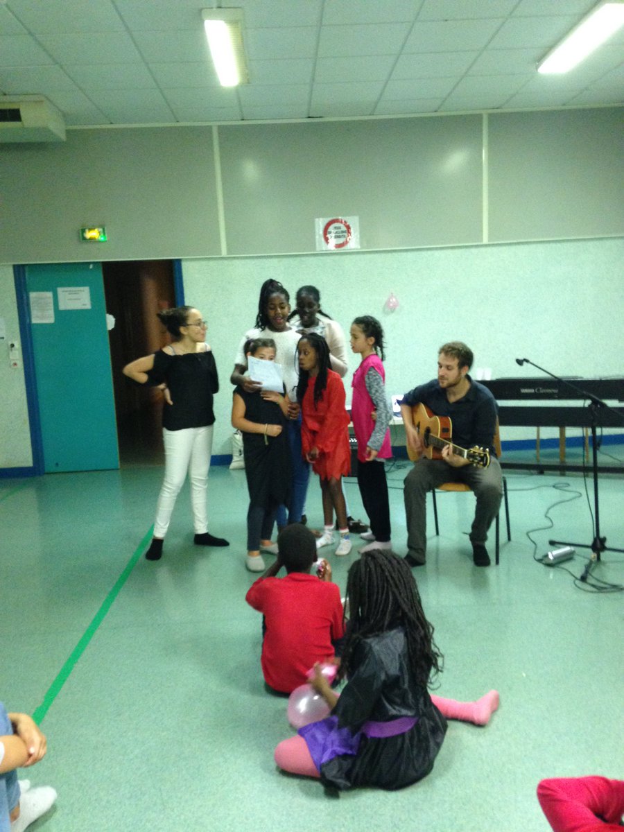 SpesW's tweet photo. Fête musicale @JeunesAidants ils chantent leur vie @gdedurat @AssoSPARADRAP @SylRP @ASTuszynski @appellealex @Canceretenvies @lauralabfr https://t.co/JkNf6SFVHV
