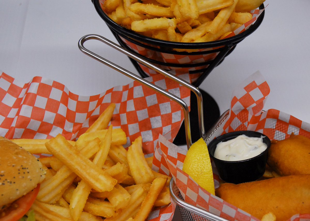 The_CopperPenny's tweet photo. If you need comforting during this busy midterm season/college strike...we have the cure. #comfortfood #famousfries #yumgk https://t.co/71scHYCjQ9