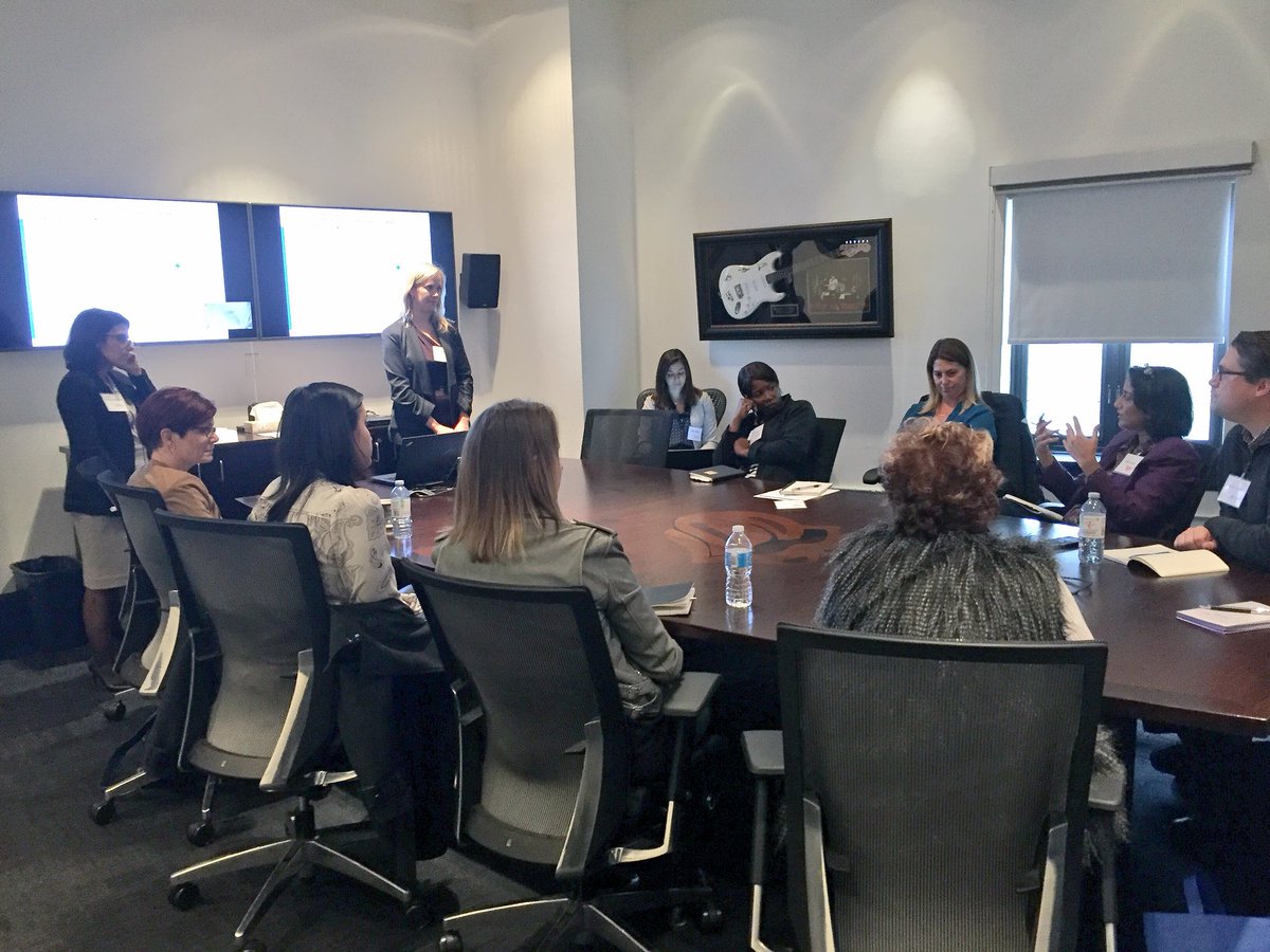 HRMcLeanCo's tweet photo. ‘Coaching managers on effective pay communication, a critical part of #PayForPerformance’ #p2p #McLeanSignature https://t.co/YCNzFrDFju