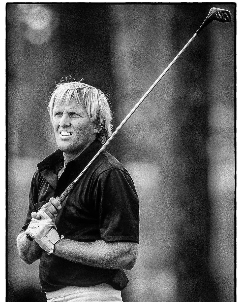 SharkGregNorman's tweet image. #TBT Wonder how the boys today would handle the good old tiny head persimmon driver with X-400 steel shaft and 431/4 inches long?