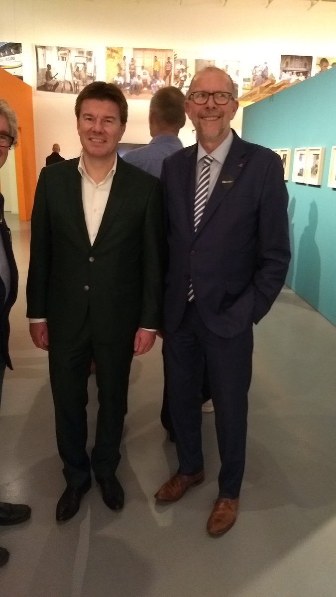 Hoog bezoek in het #fomu voor #AiWeiwei <a href="/svengatz/">Sven Gatz</a>