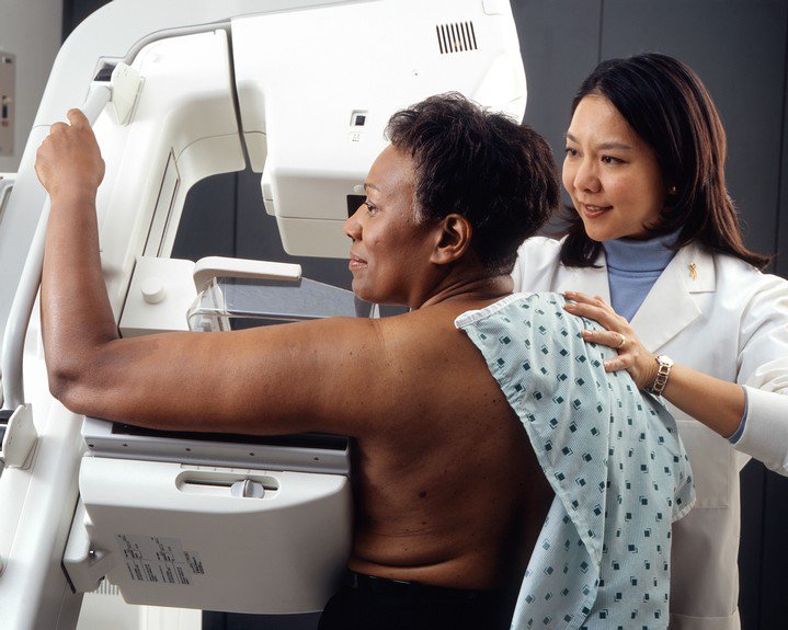 CDC_Cancer's tweet photo. What does having a mammogram feel like? #BreastCancerAwareness (photo courtesy @theNCI) https://t.co/KJhtl9bfM8 https://t.co/r1yCiUvb64