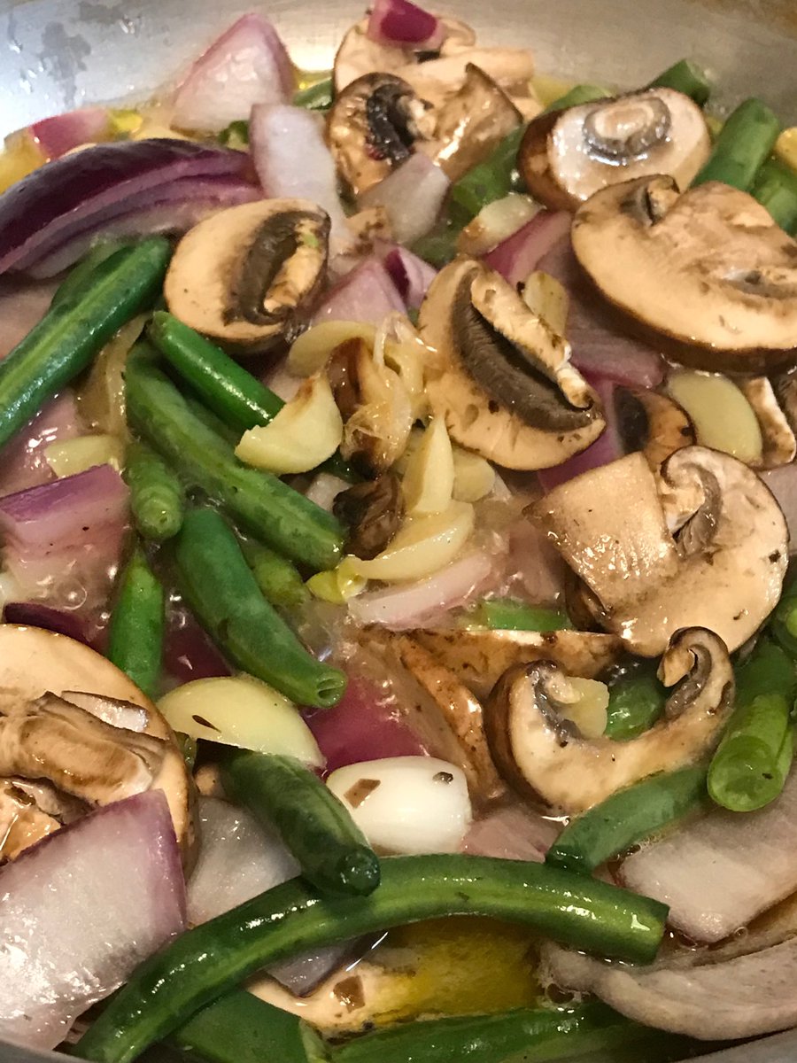 RustyGrape's tweet photo. Great thing about having a commercial kitchen is cooking up lunch for the team meeting #rustygrape #wawine #winery https://t.co/NMHSfsZcW1