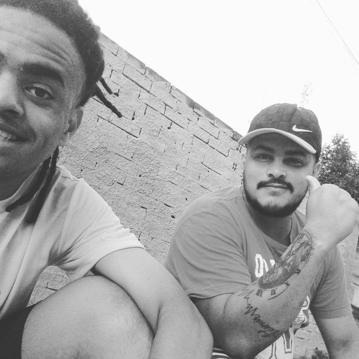 MarleyHudson's tweet photo. Irmão de outra mãe ♡ tmj braço https://t.co/oteB3gAzyp