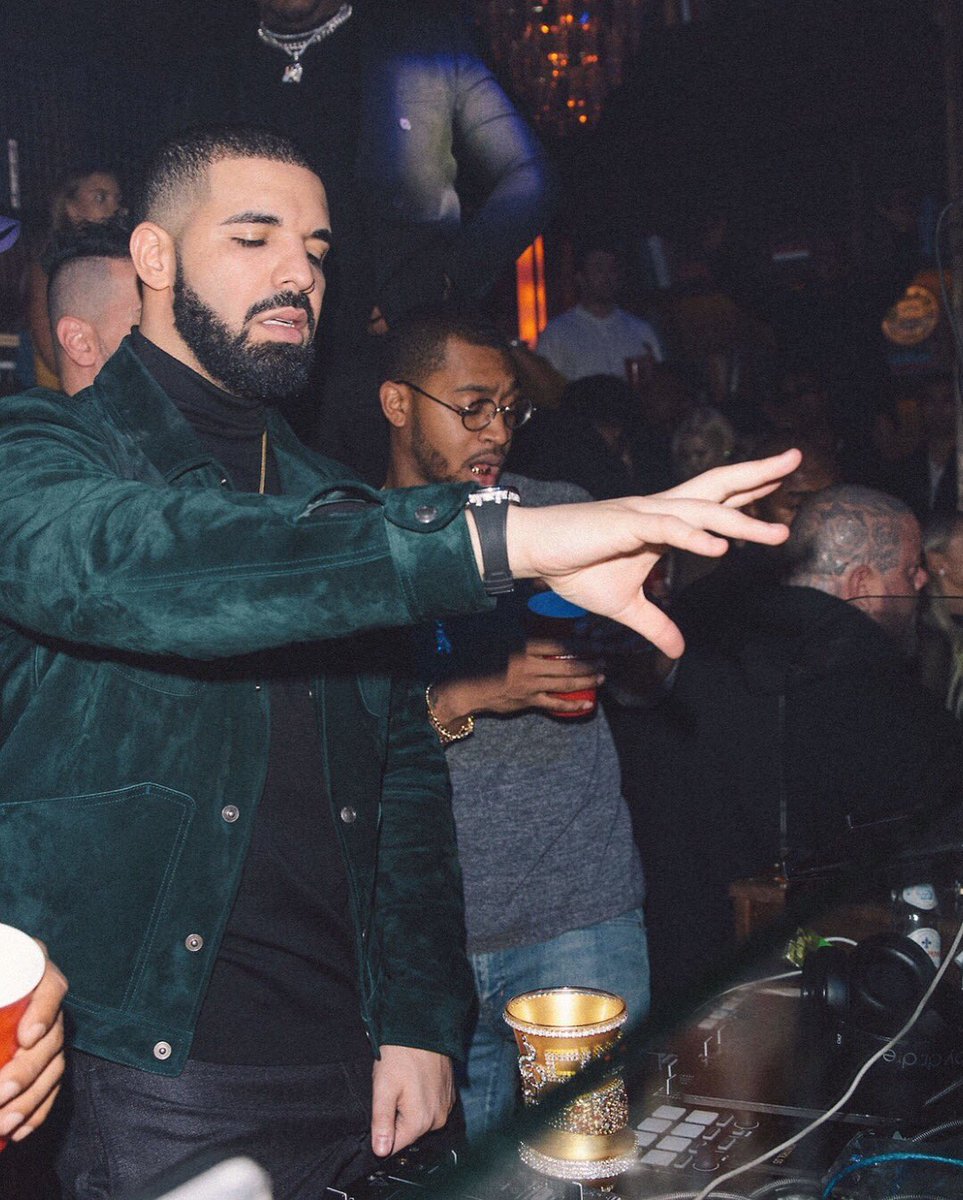 IamVitalle's tweet photo. Champagne Papi ⚡️ https://t.co/VWSruZ6LZP