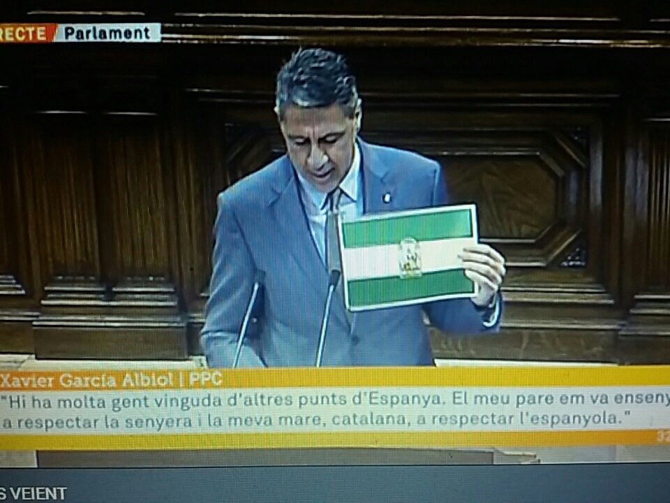 TeresaRodr_'s tweet photo. Que suelte mi bandera. 
¡Infame! 😡

(Info de: https://t.co/N7G1PHPQII) https://t.co/ncH9vedStD