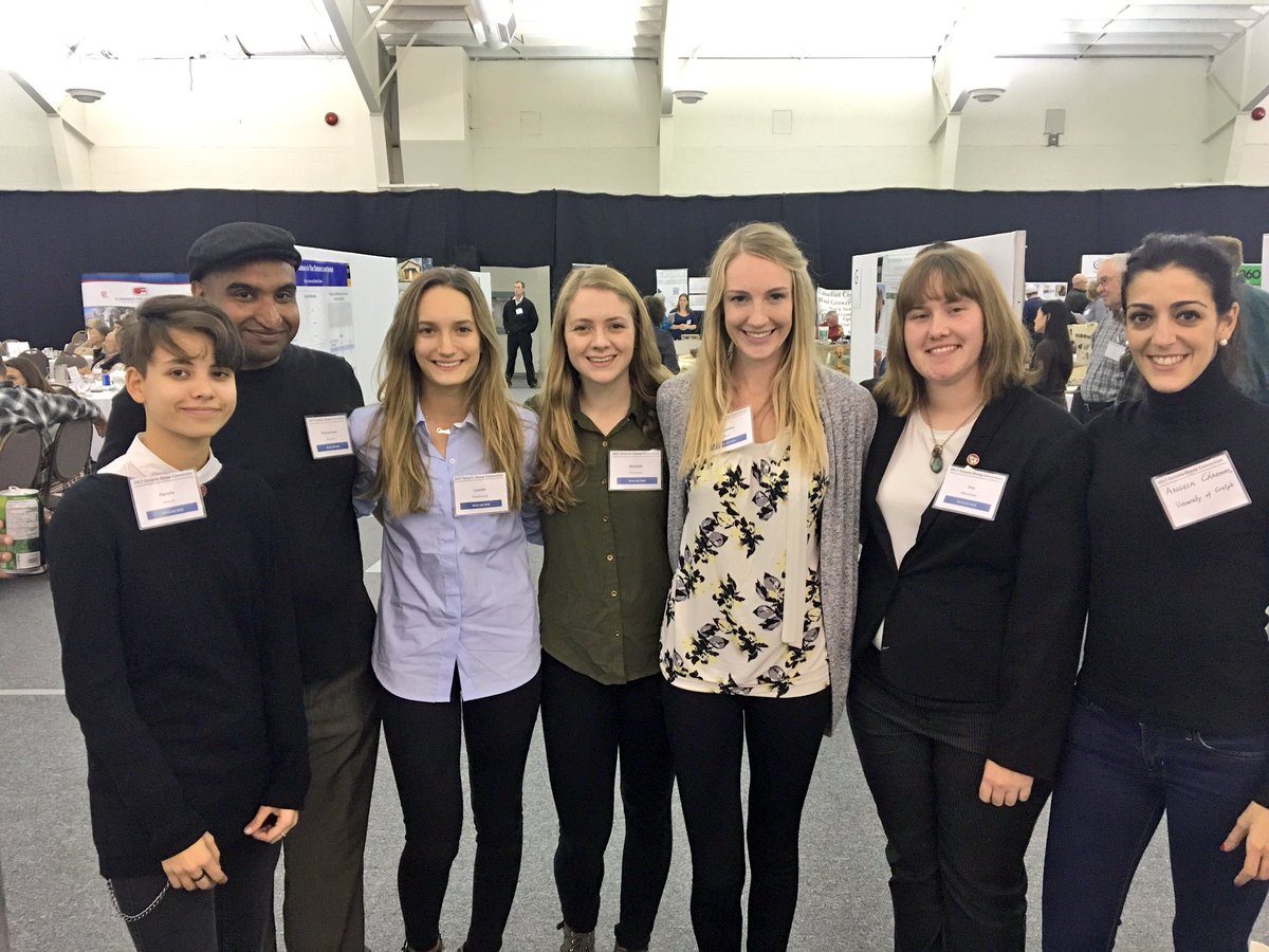 angela_canovas's tweet photo. #CanovasLab #SheepGenomics group at the 2017 @OntarioSheep Convention in Alliston @CgilUofG @ABSc_UofG @UofGuelphOAC #UniversityofGuelph https://t.co/8iT15uUdU9