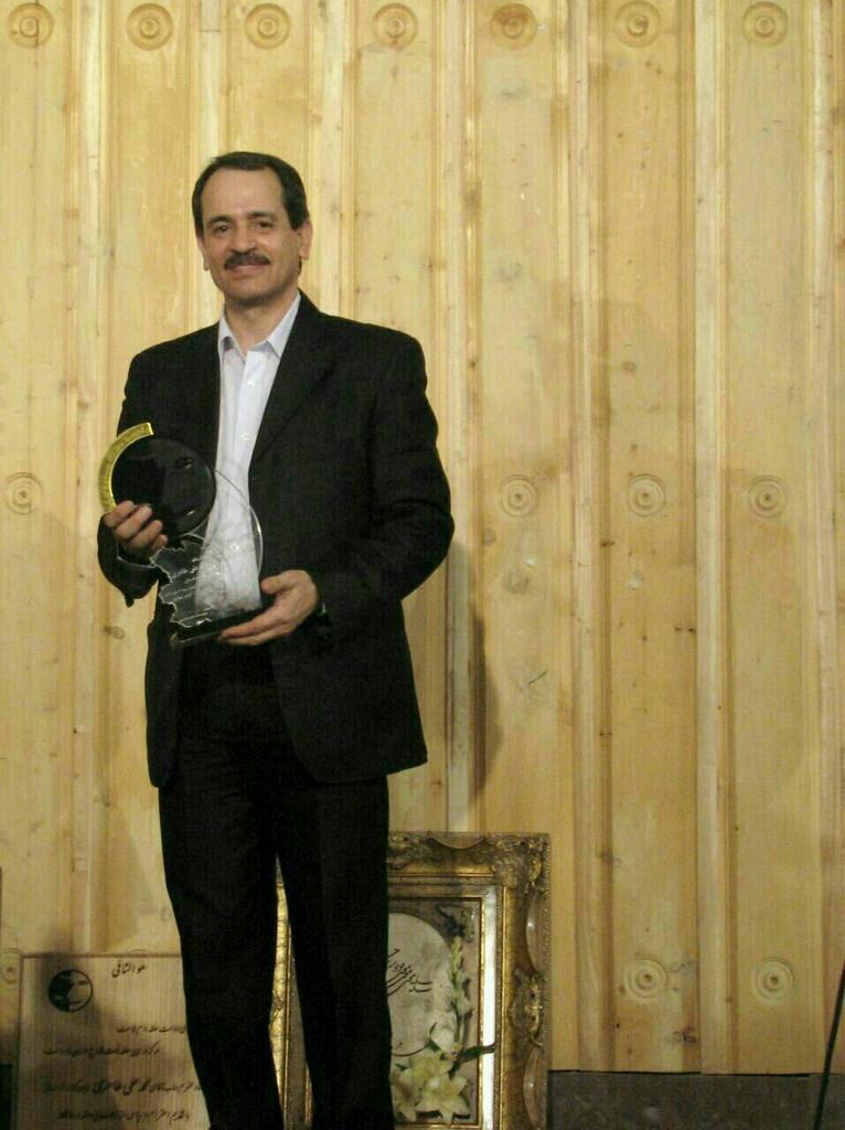 sorena_bastani's tweet photo. #Taheri_movement
#FreeTaheri
#helptaheri
مسئولان عزیز
دوران رنسانس پایان پذیرفته. https://t.co/q5g3shgDU8
