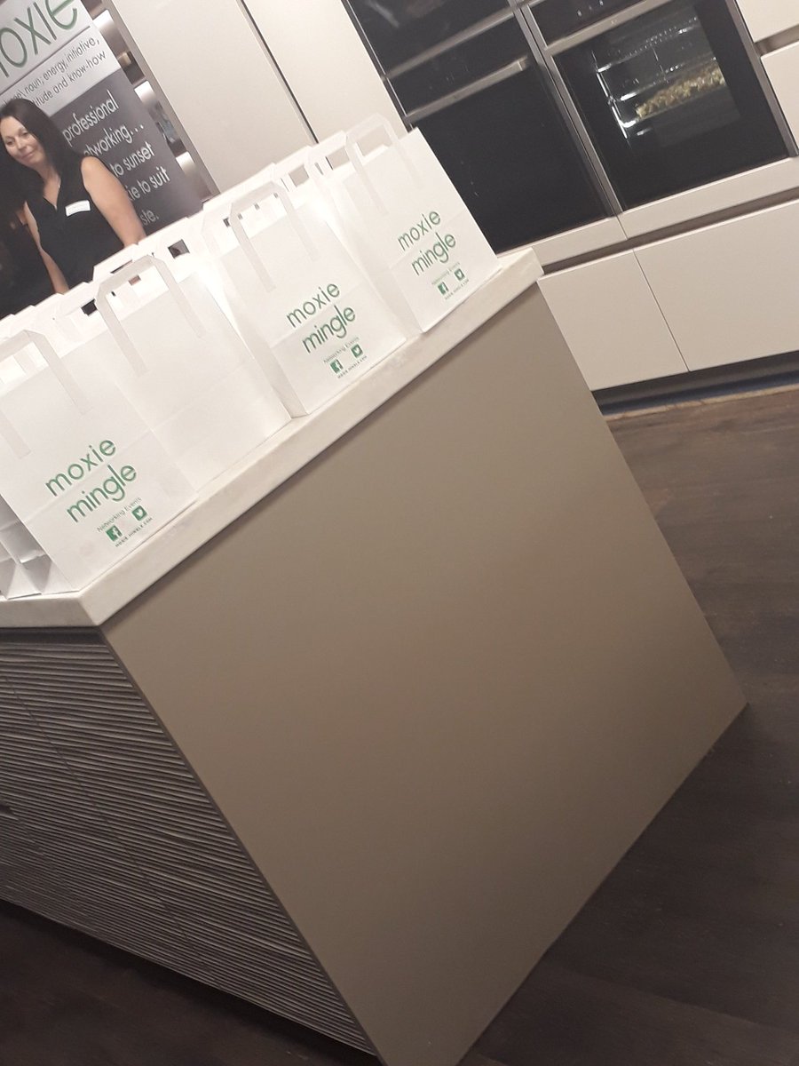 CCL_Digital's tweet photo. We had an excellent time at @MoxieMingle tonight! What a great event, thanks for having us @kellerkitchen 😀 https://t.co/gaxe70eMef