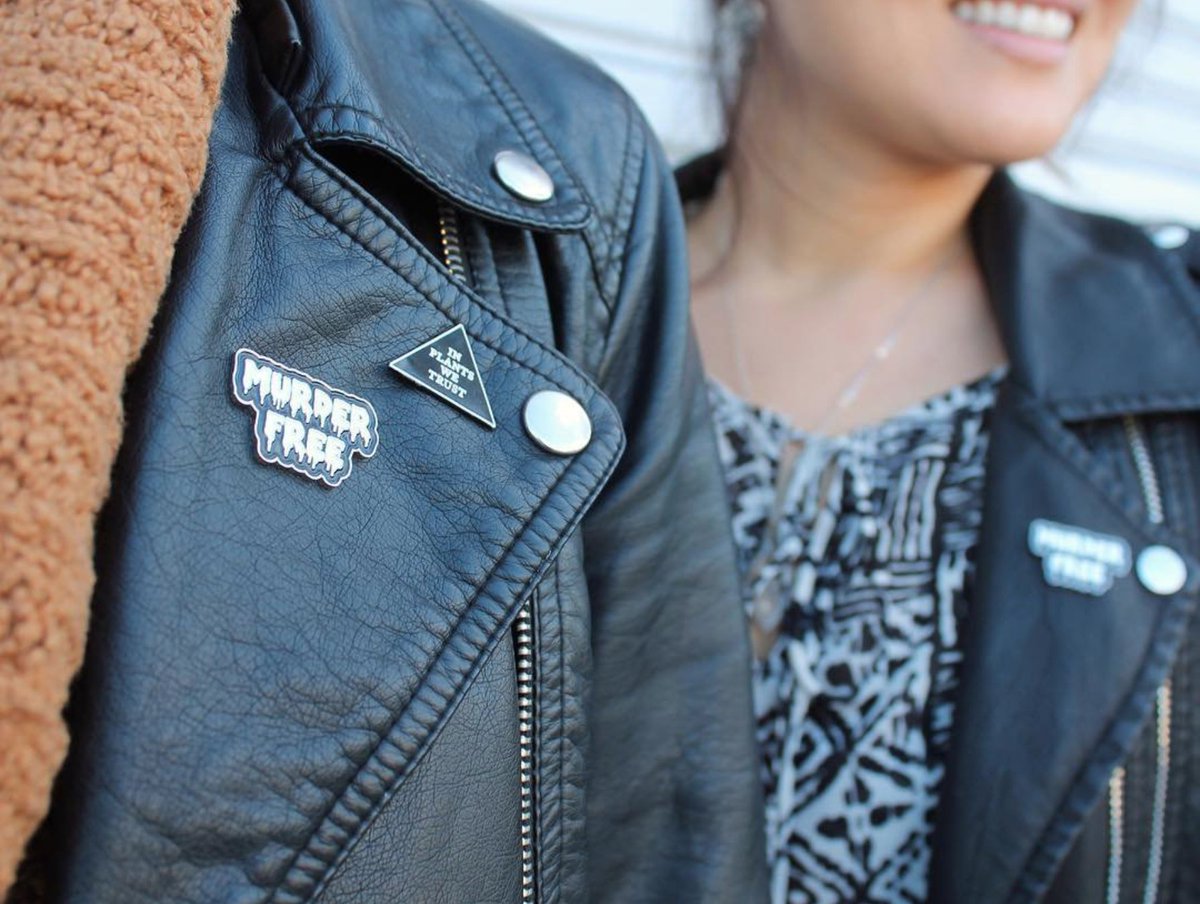 peta's tweet photo. Not only is #vegan leather in fashion, it's #CrueltyFree, AND easier on the planet 👉 https://t.co/nf9OQI4BvH #LeatherIsDead https://t.co/IvwLEaUgvz