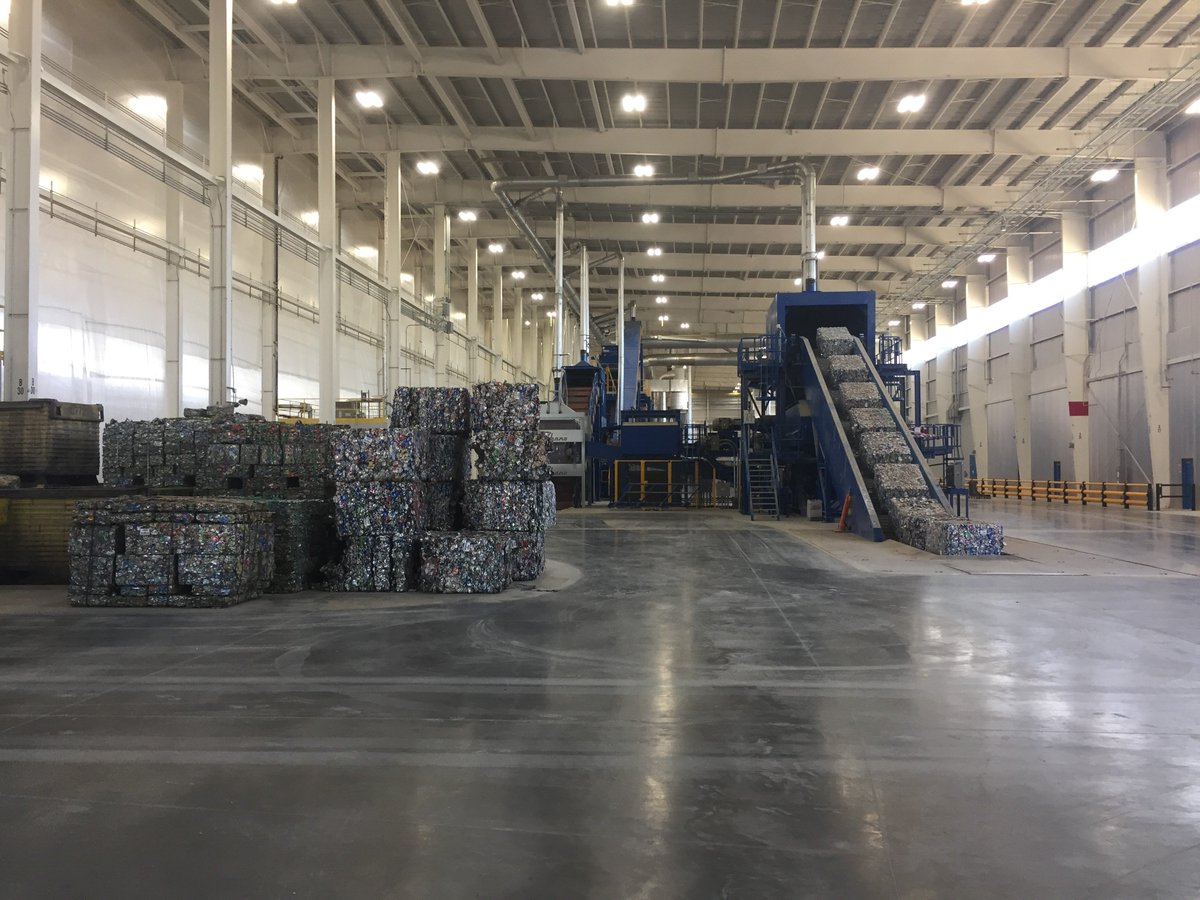 KYAutoIndustry's tweet photo. Logan also showed off its newest expansion that allows it to recycle 600 million pounds of scrap aluminum per year. #KYMakes https://t.co/bB8PjG2A5H