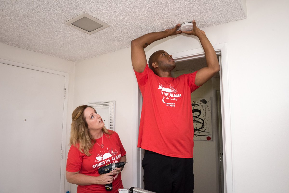 RedCrossLA's tweet photo. Grateful for @StateFarm , our partner in preparedness, for helping to make LA residents safer from #homefires! #PrepareLA https://t.co/riJ89dTVl1