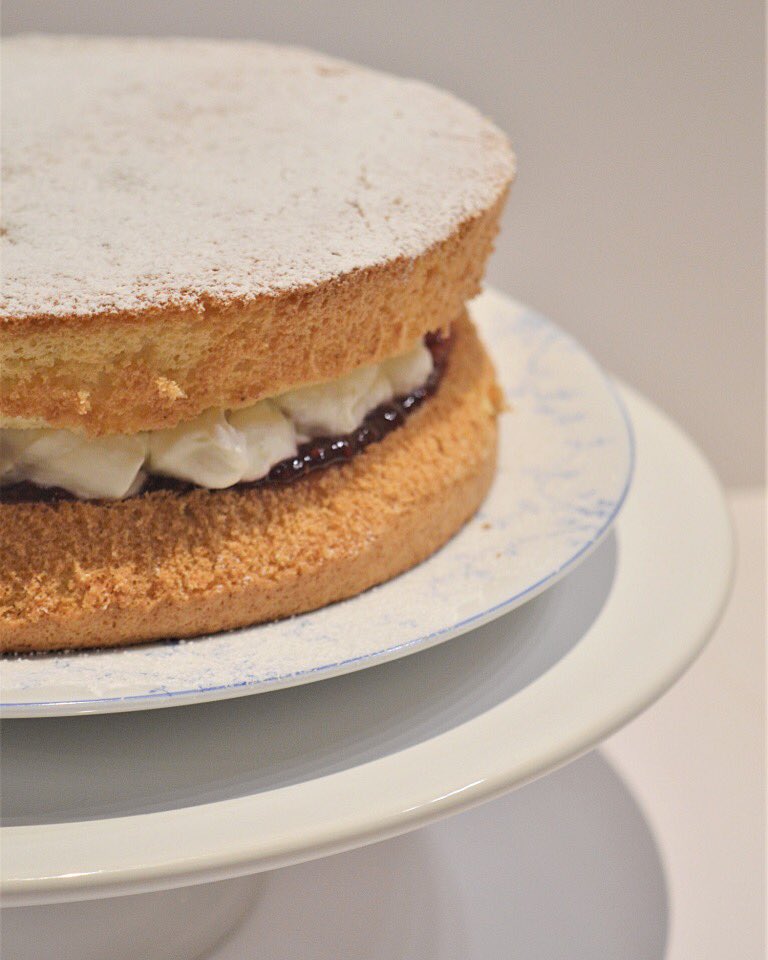 TheRockBun's tweet photo. Make the cake. Eat the cake. https://t.co/IsxiRVuNVr #GBBO #cake #behappy https://t.co/lHnSaimSyf