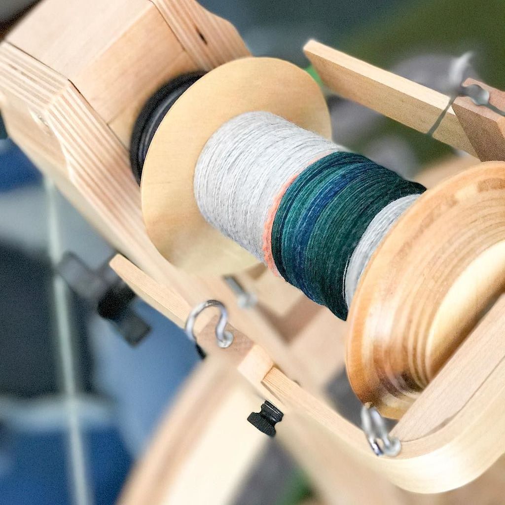 DahlingDaughter's tweet photo. Seeing how much Abby Franquemont was spinning for #spinzilla, add in my massive #Whinebeck envy, plus a quarantine… https://t.co/EPE0sUQLRb https://t.co/RScmc1GgUG