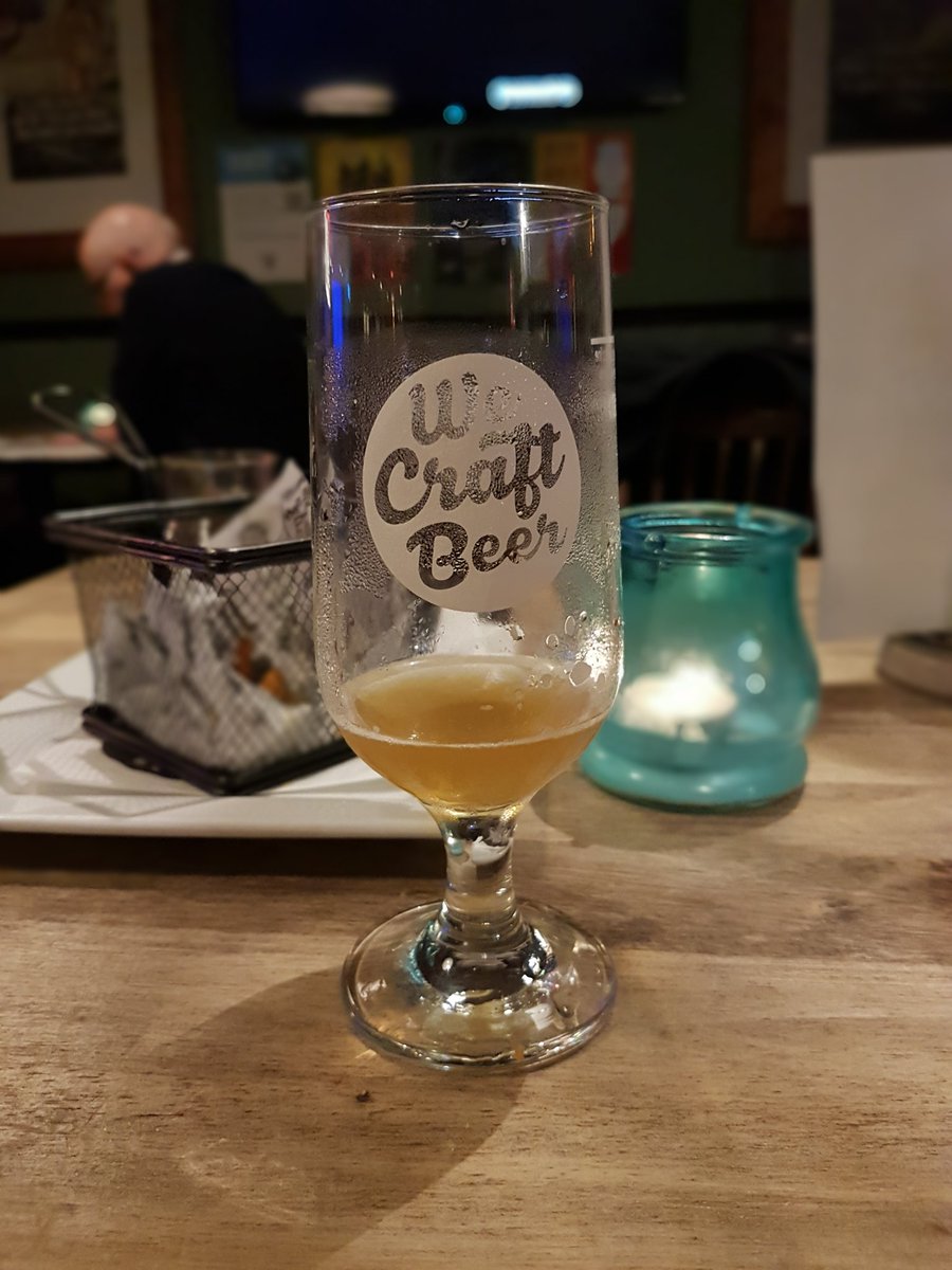 CraftyMongers's tweet photo. Very tasty collaboration from @SirenCraftBrew and @Dry_and_Bitter #hardrollin IPA (APA?) @GasworksBarD4. Drank it before the photo. https://t.co/PiJO7j5DmL