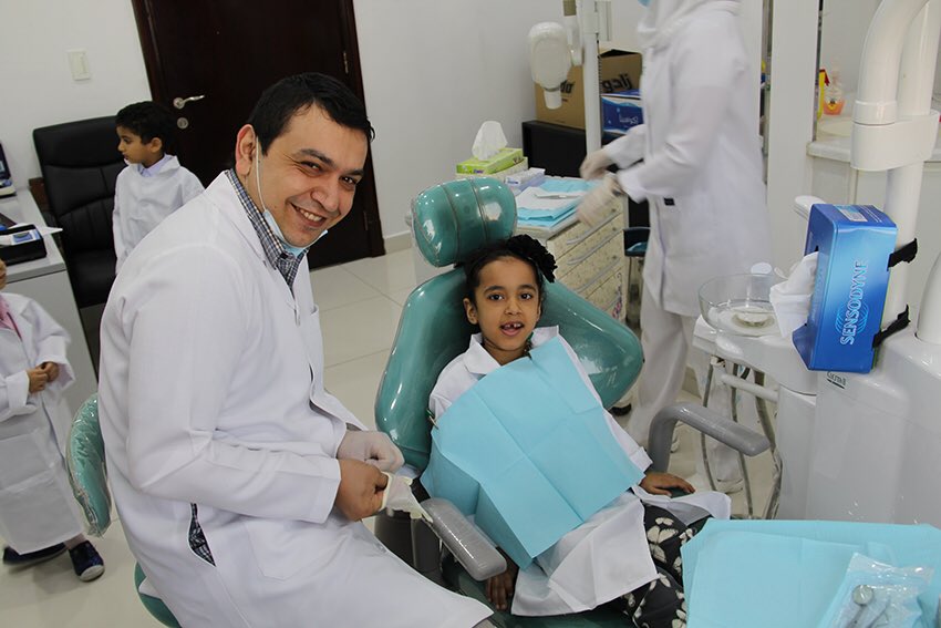 ট ইট র ابن سينا لطب الاسنان اليوم تم تشريفنا بزيارة ميداينة من روضة عباقرة الغد في فرع القطيف و تم فيها الكشف على اسنان جميع الاطفال و اعطائهم ملاحظات على حالاتهم و نصائح