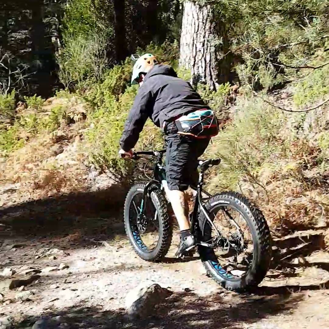 agrberty's tweet photo. Buen día de pedaleo con la #fatbike por la sierra de Madrid.
#headbikes #headfatbike #headrandall #mtb #sourcehipster #onealmtb https://t.co/sdTwbQhFOx