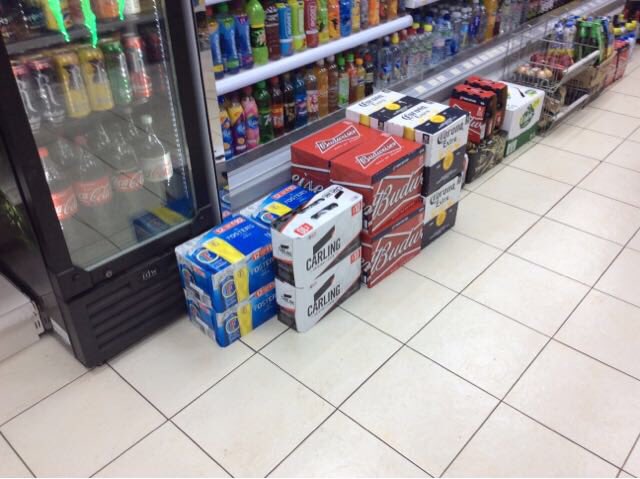 PowerforceMC25's tweet photo. At last ! Your Go Local store on Picton Road L15 4LJ now selling,
#Carling10packpints - £1 a pint !!
@PowerforceMCNSM 
@PowerforceMCFM3 https://t.co/OdThfvtKUe
