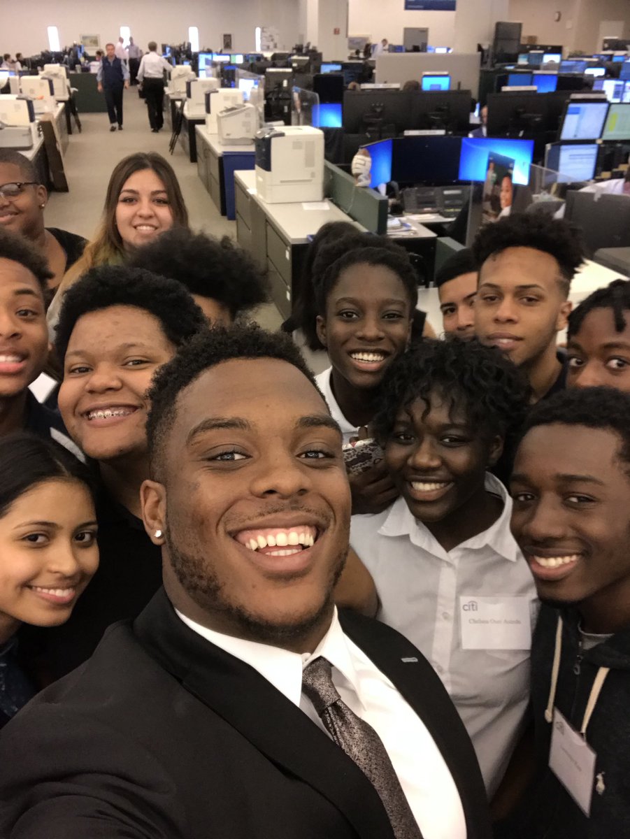 DevonKennard's tweet image. We had @Citi trading floor LIT today! What an amazing opportunity for these kids! I ended up closing some deals for my friends at @citi 2 👌🏾