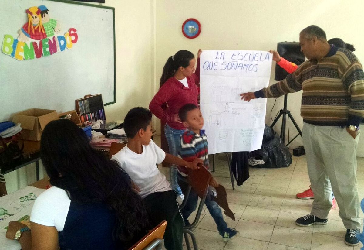 FNC_Valle's tweet photo. #Fecoop orienta a padres de familia de las zonas rurales para que en unión de la escuela acompañen los procesos de formación de sus hijos. 📝 https://t.co/kBo6PQwV7i