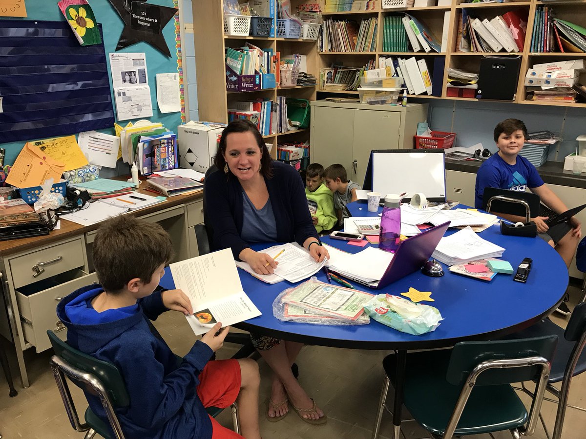henryfreedman's tweet photo. Mrs. Tirado’s students working on a project based learning task. https://t.co/vVx6Dkk8R8