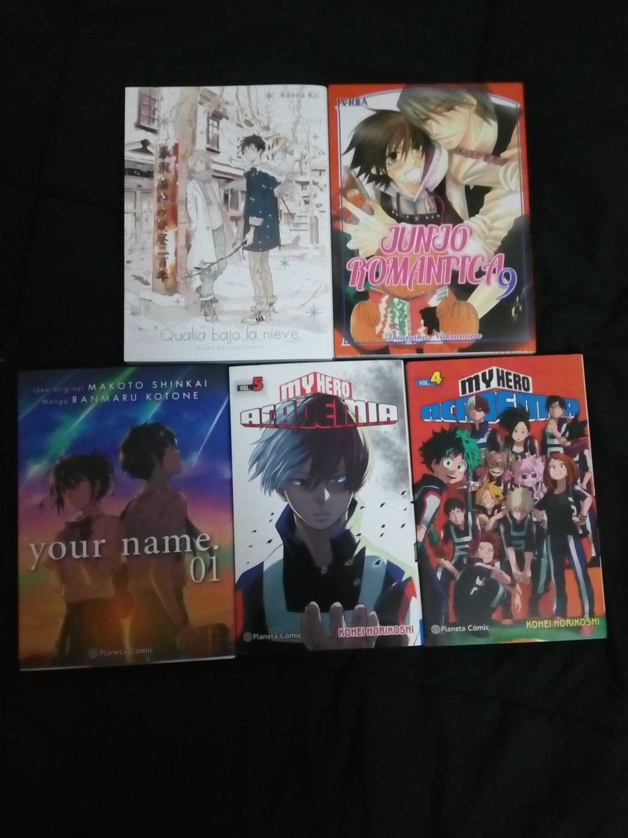 Naochandraws's tweet photo. Las buenas compras 👌 @mwediciones @Ivrea @PlanetadComic #yourname #junjou #BokuNoHeroAcademia https://t.co/bZLpnd5ZiR