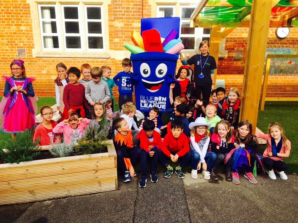 kidactive_'s tweet photo. Thanks to #PhiltheBin @Recycle4Oxford who visited #KIDACTIVE yesterday to educate the children about recycling ♻️https://t.co/DNVR7adF5Y https://t.co/Vzqyshxphm