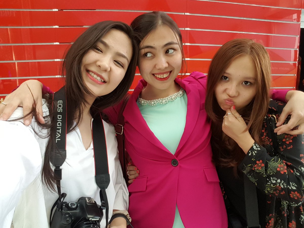 gklrdlny_xx's tweet photo. I really do love this #blackunit 💙+♥️+💛=🖤 https://t.co/WIgub2yy5k