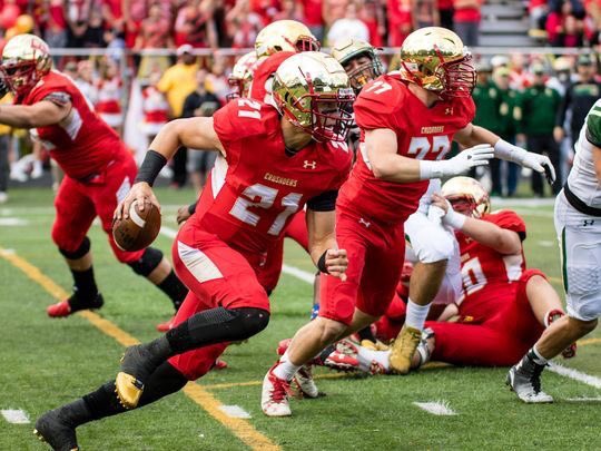 Schutt_Pugliese's tweet photo. Tune in for tomorrow's ESPN game @6pm, showcasing these💥Chrome Gold💥 @schuttsports #F7 helmets @BergenCathFBall @UNISWAG #schuttup ⚔️🔥🏈#NJ https://t.co/ruPNyqShiq