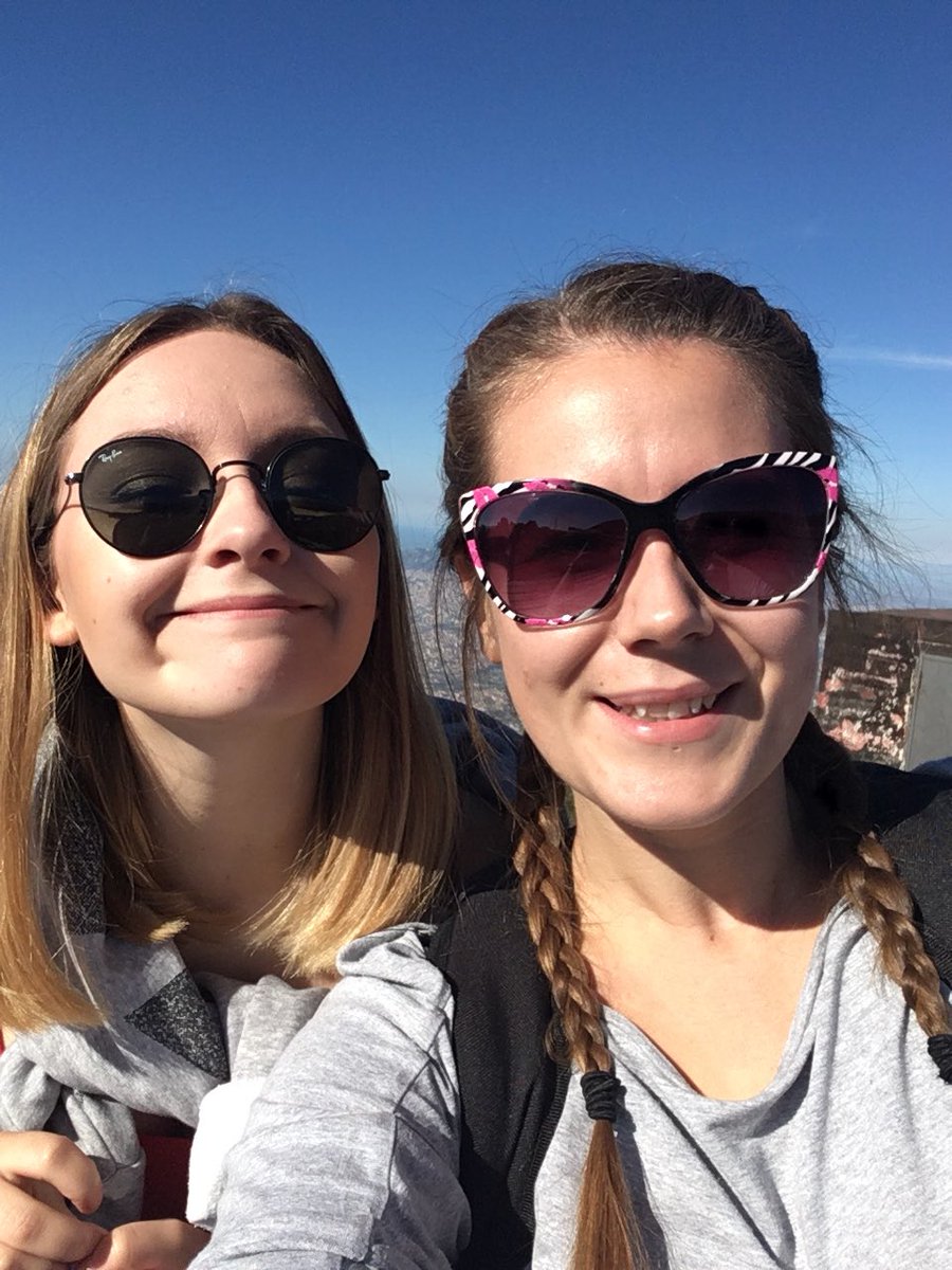 WriGeog's tweet photo. We made it! #volcano #Vesuvius #bucketlist @WrithlingtonSch https://t.co/higo9XtDJE
