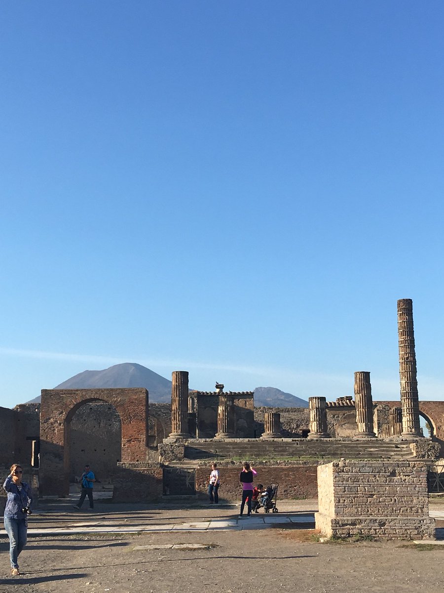 WriGeog's tweet photo. Pompeii! 🌋🏚🇮🇹 @WrithlingtonSch https://t.co/xiKcLky8St