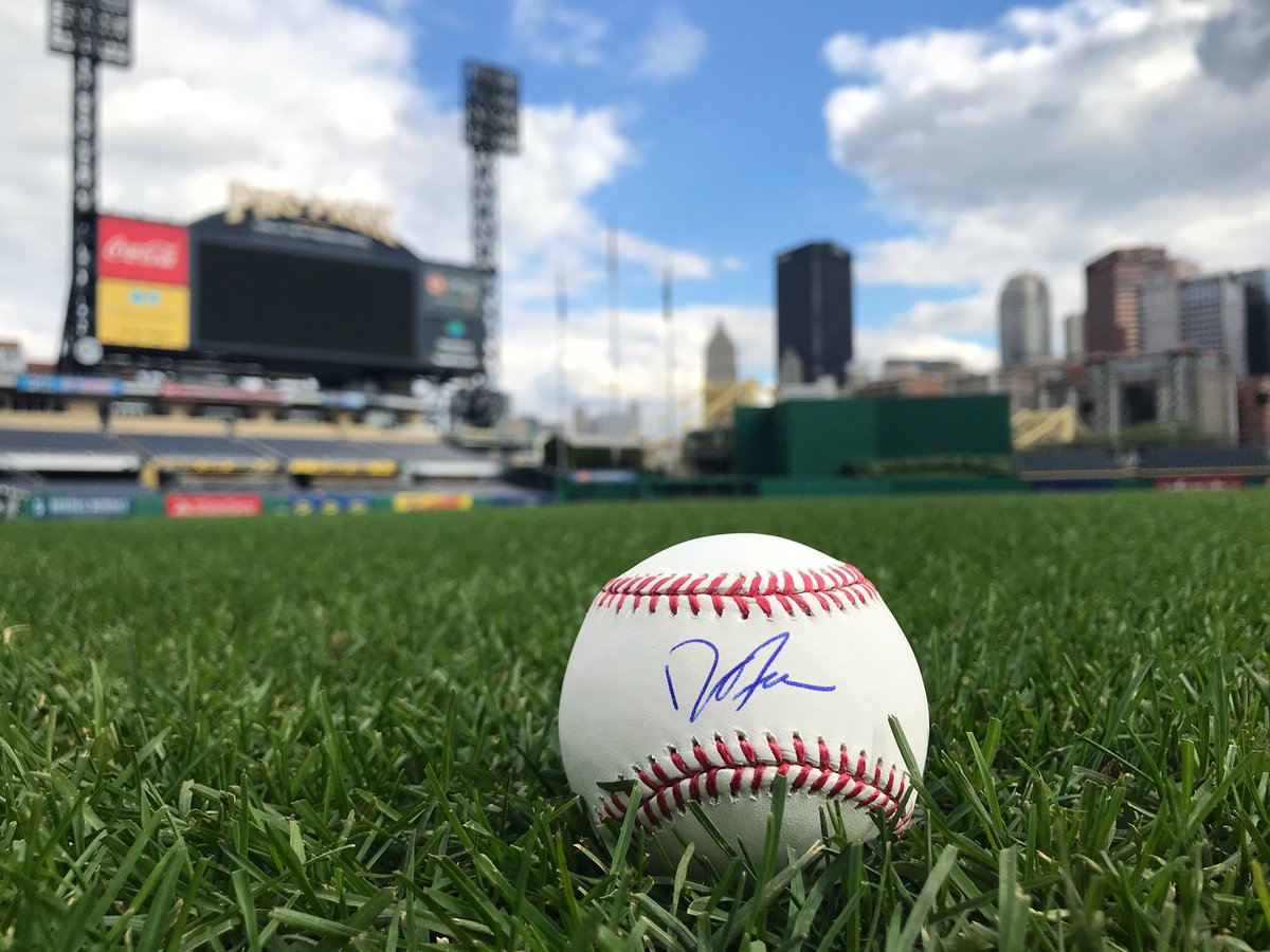 RETWEET THIS for a chance to win a baseball SIGNED by #GoldGlove finalist David Freese!