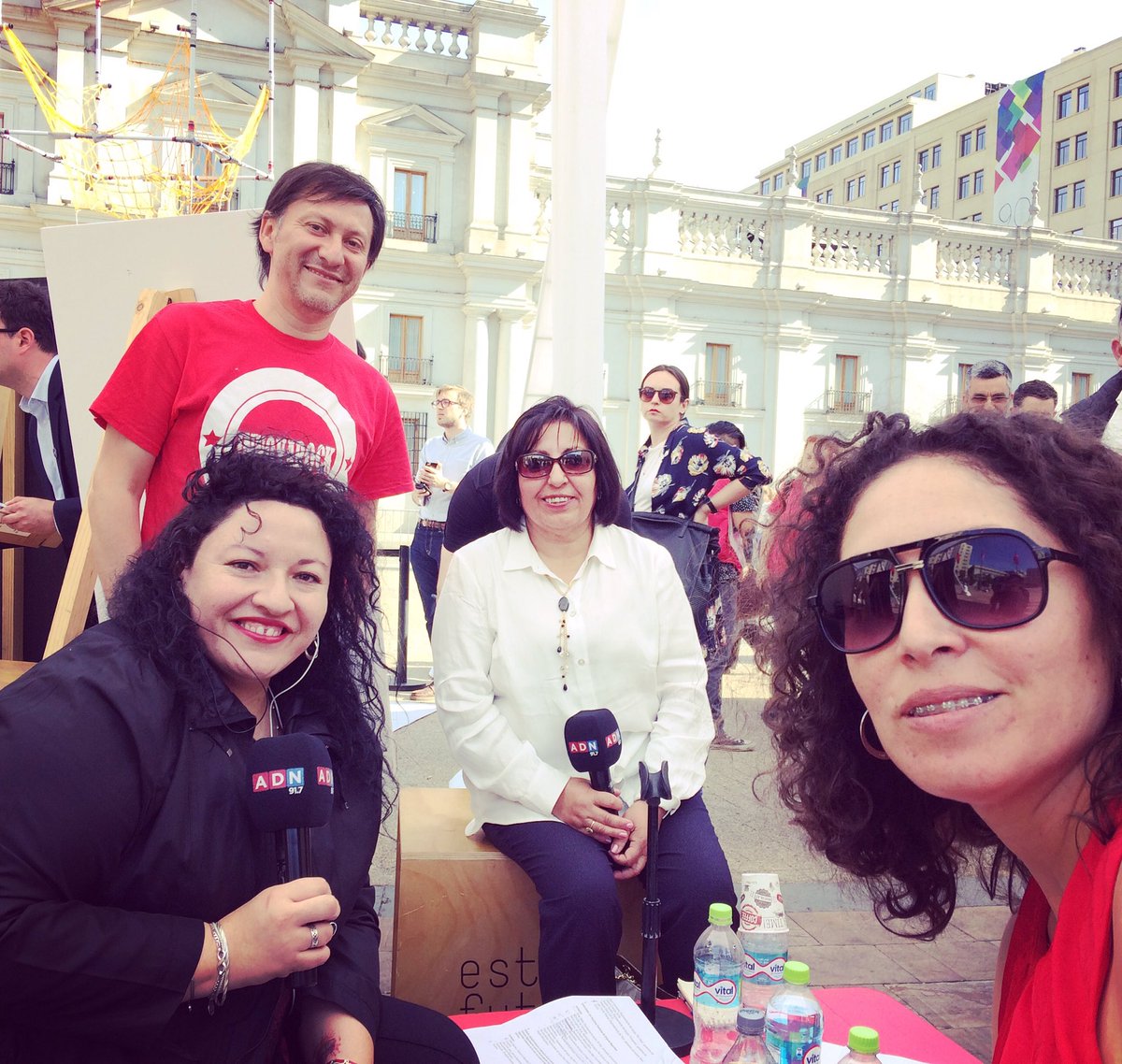 adnradiochile's tweet photo. Seguimos en #ADNinnova desde la plaza de la constitución. #CiudadanoADN https://t.co/f3NfmZuwfH https://t.co/rkJ5ibRYI0