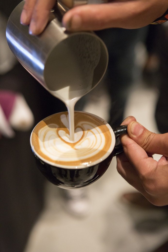 coffee_thinkers's tweet photo. #Tbt to the latte art throwdown at the Coffee Thinkers Summit! #coffeethinkers #Breville https://t.co/HbKwNexvrf