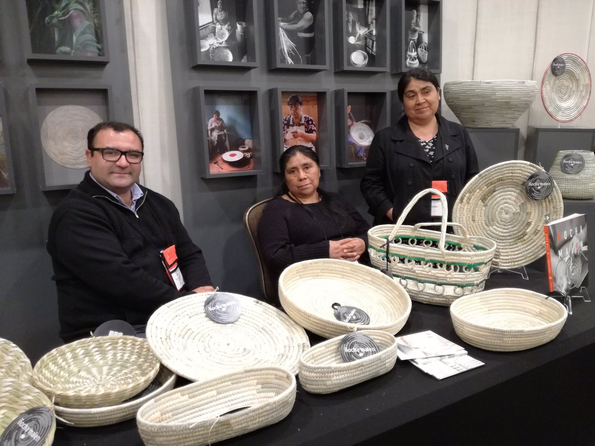 INDAP_Chile's tweet photo. Artesanas de Ñocha Malen participaron del #ForoMundialIndígena #WIBF2017 conoce su trabajo en https://t.co/lnsAUroYzc https://t.co/ubmF9gDBoK