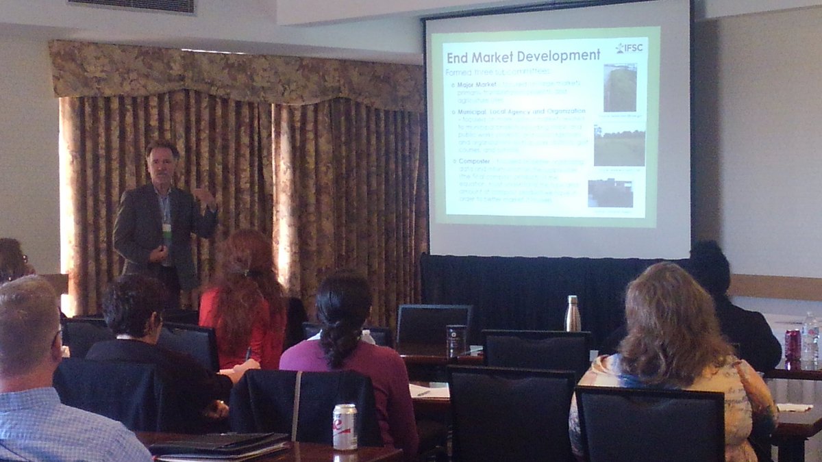 recycleguru's tweet photo. Talking Food Scrap Composting at #ILCSWMA with #IFSC https://t.co/xB43q4Nmeu