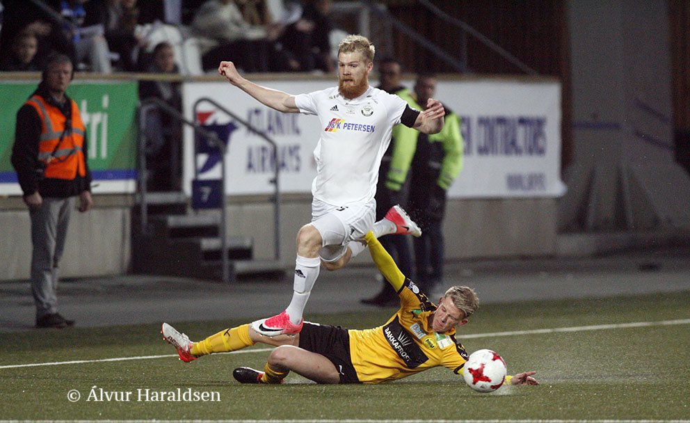 JannBenjaminsen's tweet photo. Looking forward to next season⚽️ #nsí #Football #effodeildin https://t.co/EAa5mzpuHK