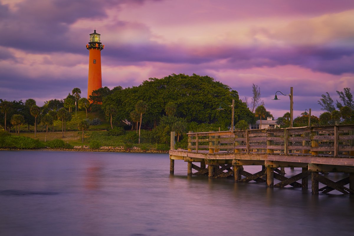 Daniels_Realtor's tweet photo. For views like this, check out our 2 latest listings in the quaint coastal town of Jupiter Inlet Colony! 143 Beacon Ln &amp; 223 Pirates Pl https://t.co/fHQOTvfhgv